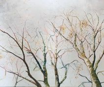 Maleri af lyse birketræer på lys himmel