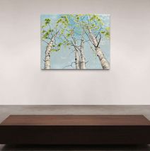 Stort maleri af birke træer med lysegrønne blade